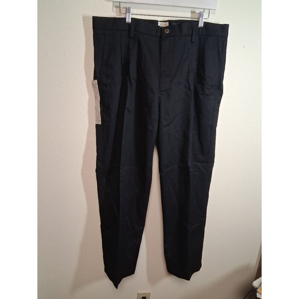 NWT St. John's Bay Pleated Pants Business Casual Slacks Classic Fit Size 38x28